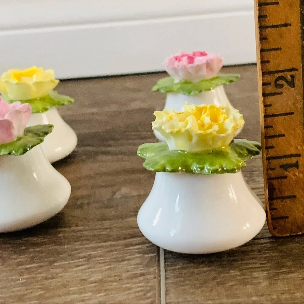 Atnsley salt and pepper shakers